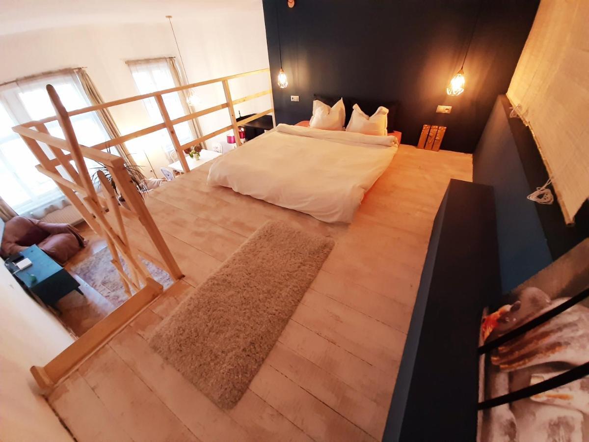 Central Loft Apartment Брашов Экстерьер фото